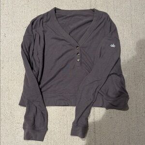 Alo Yoga SOHO CROP HENLEY - PURPLE DUSK Size Small